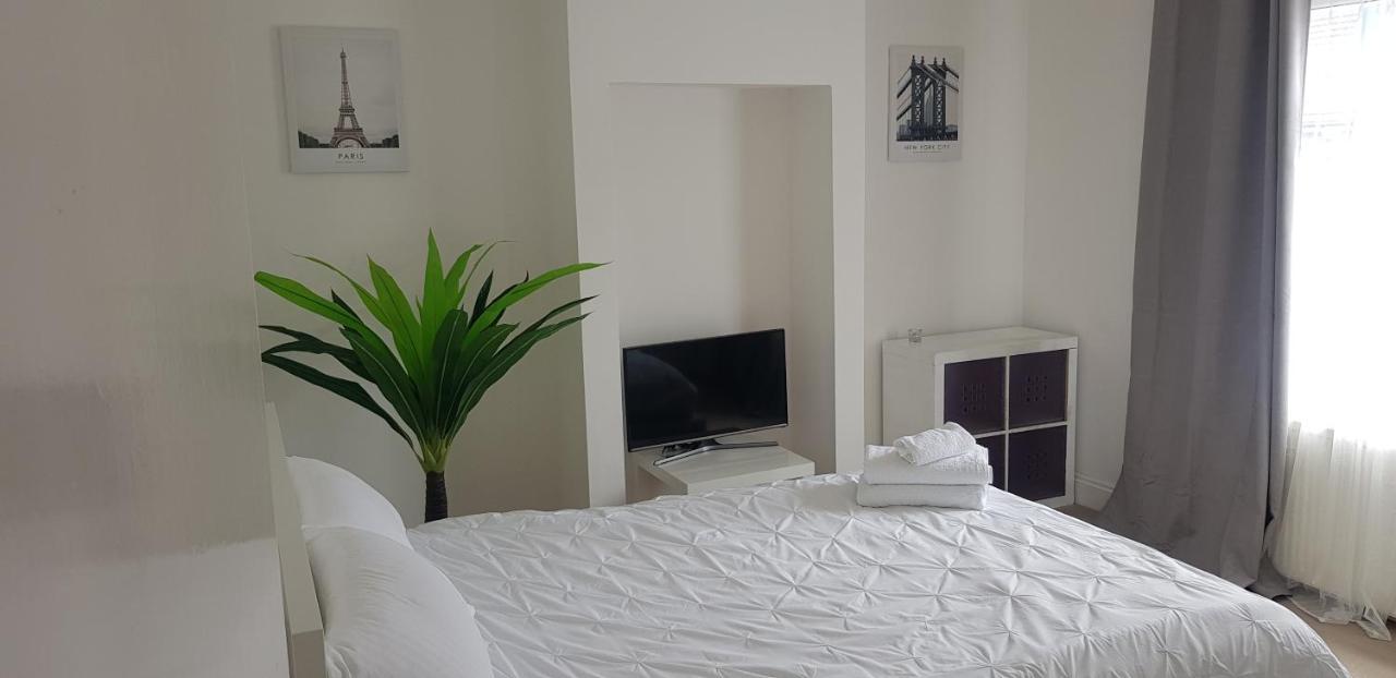 Mirandas Place Gillingham (Kent)